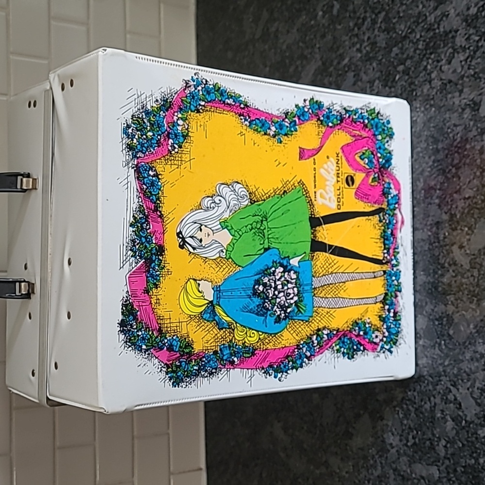 Barbie Vintage 1968 "The World of Barbie Doll Trunk" Carrying Wardrobe Case - Picture 6 of 16